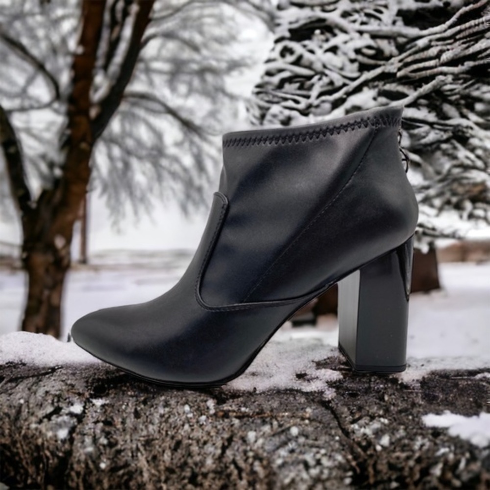 Franco Sarto Kortney Block Heels Black Leather Back Zip Booties NIB